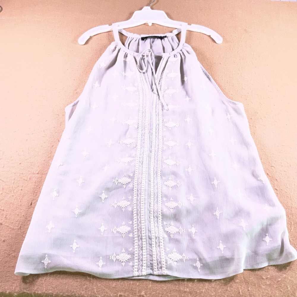BKE Boutique Lavender Embroidered Halter Tank Top Crochet Lace Detail Large - Picture 1 of 10